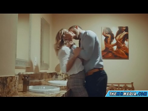 ❤️ کله چې یو ښکلی سپین رنګ تاسو په عامه تشناب کې جذبوي ☑  ﹏